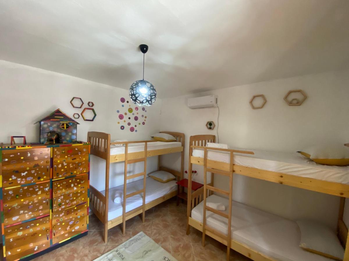 The Hood - Shkodra Backpackers Hostel 외부 사진