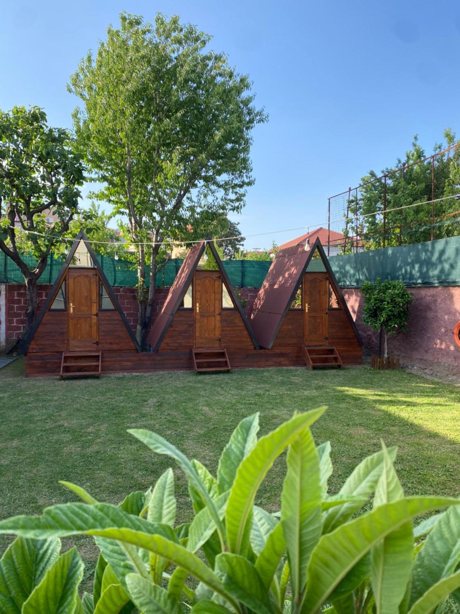 The Hood - Shkodra Backpackers Hostel 외부 사진